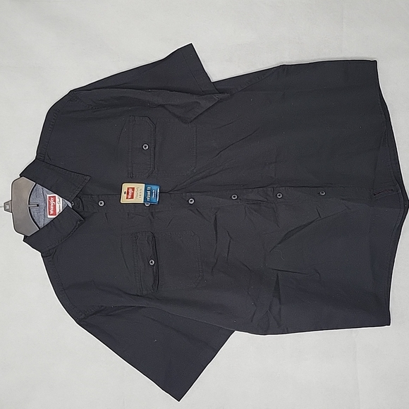 Wrangler Other - Wrangler Relaxed Fit Shirt